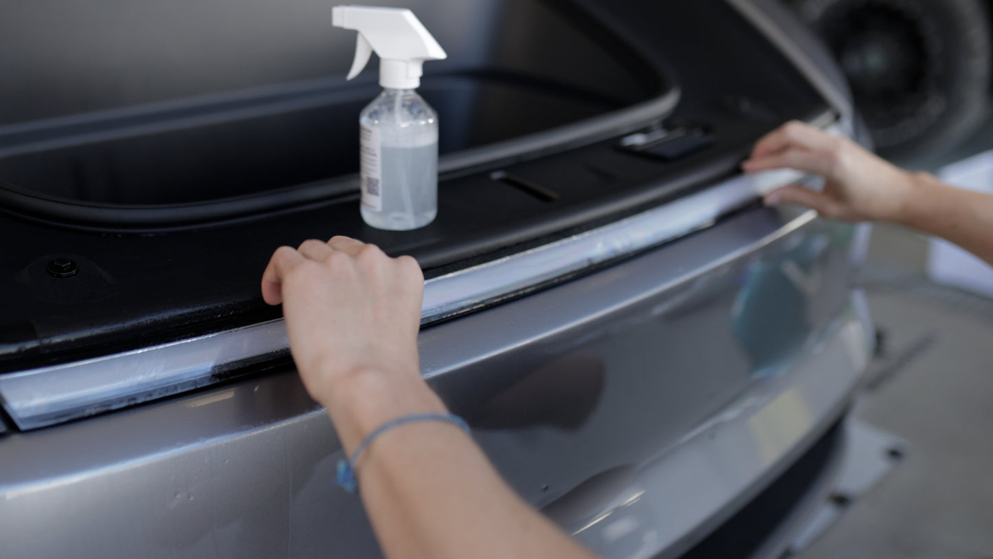 Model Y “Juniper” Film de Protection PPF pour la Barre Lumineuse et les Phares