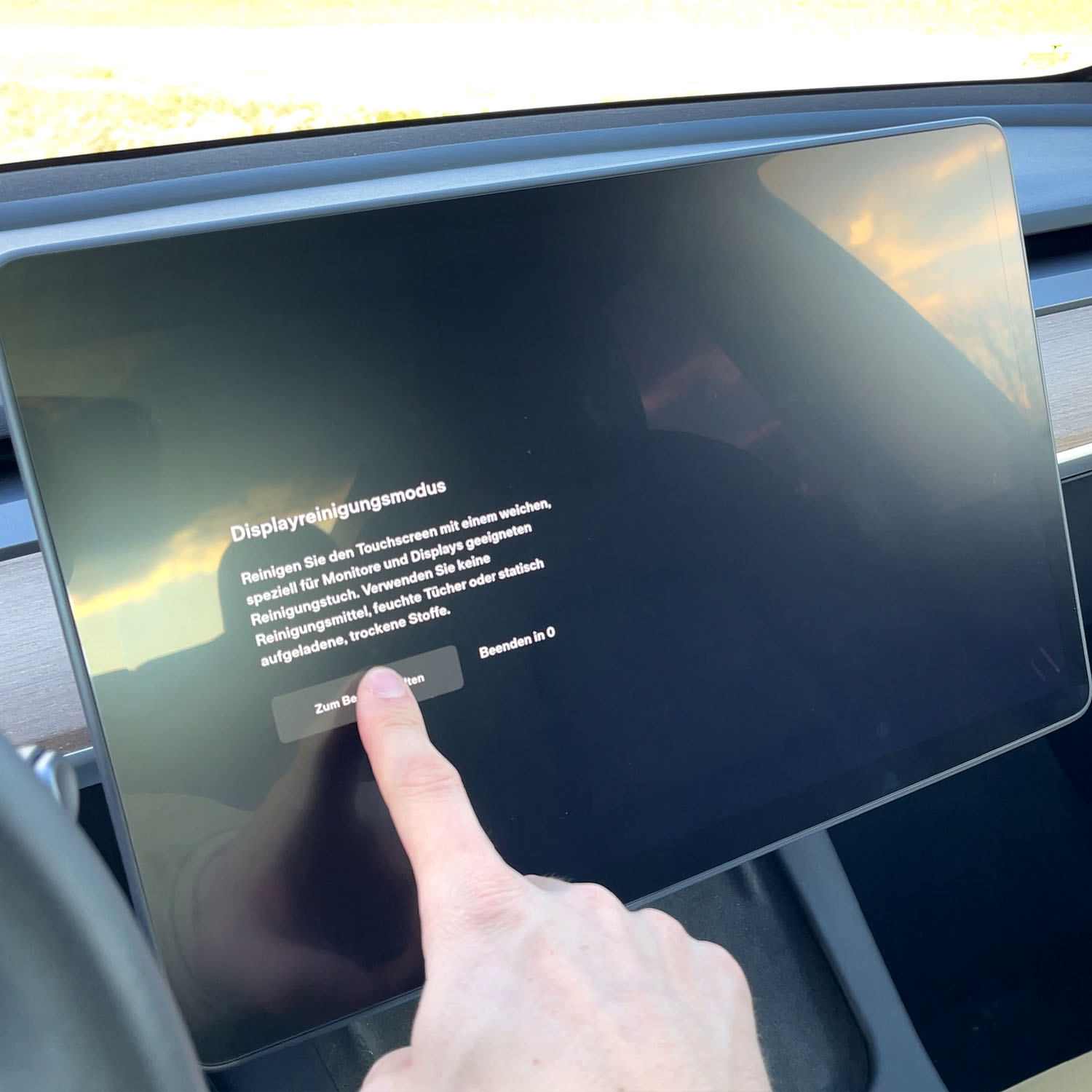 RUIYA Tesla Model 3 2024 2025 Film de Protection D'écran en Verre Trempé 9H  + Film de Protection D'écran Tactile Arrière Résistant aux Rayures,  Accessoire Tesla Model 3 (15,4 + 8 Pouces) : : High-Tech